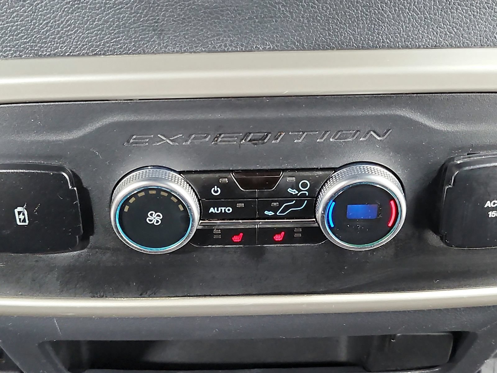 Used 2024 Ford Expedition Limited RWD image 44