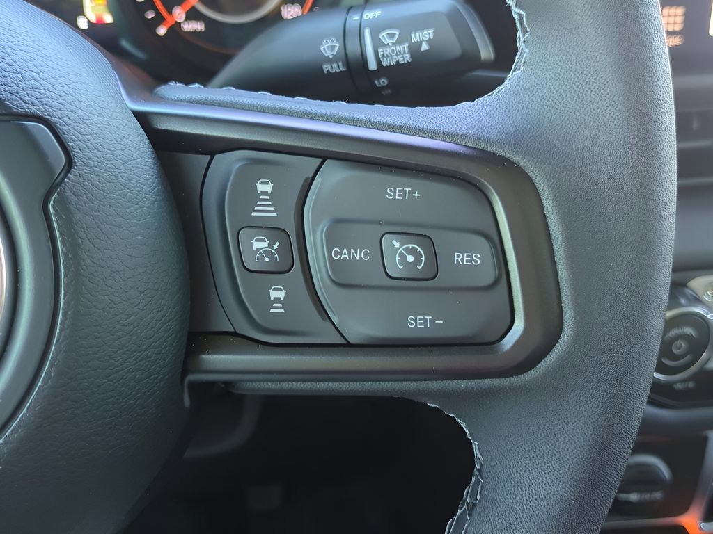Certified 2025 Jeep Gladiator Mojave w/ Safety Group AWD/4WD image 32