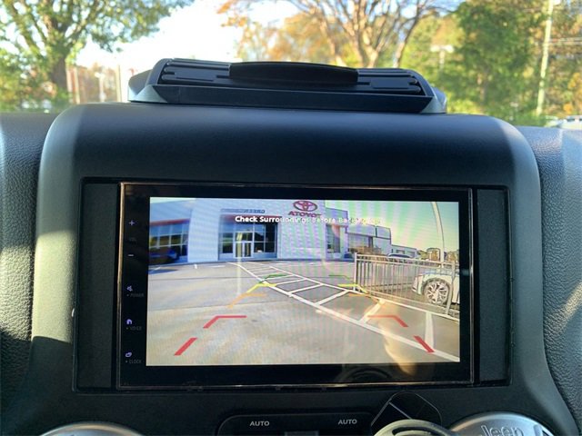 Used 2017 Jeep Wrangler Unlimited Sahara w/ Connectivity Group image 22