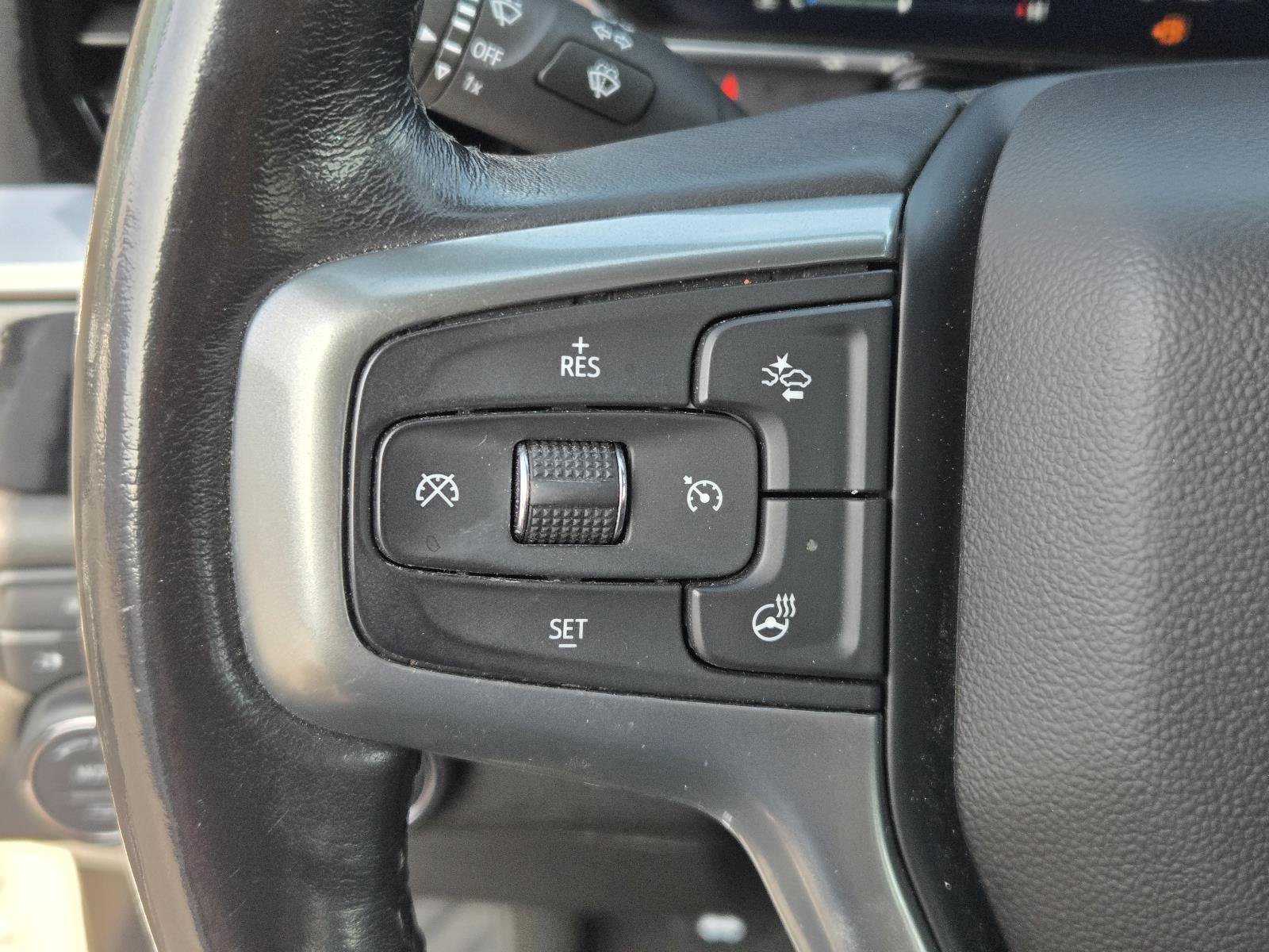 Used 2022 Chevrolet Silverado 1500 LT AWD/4WD image 16