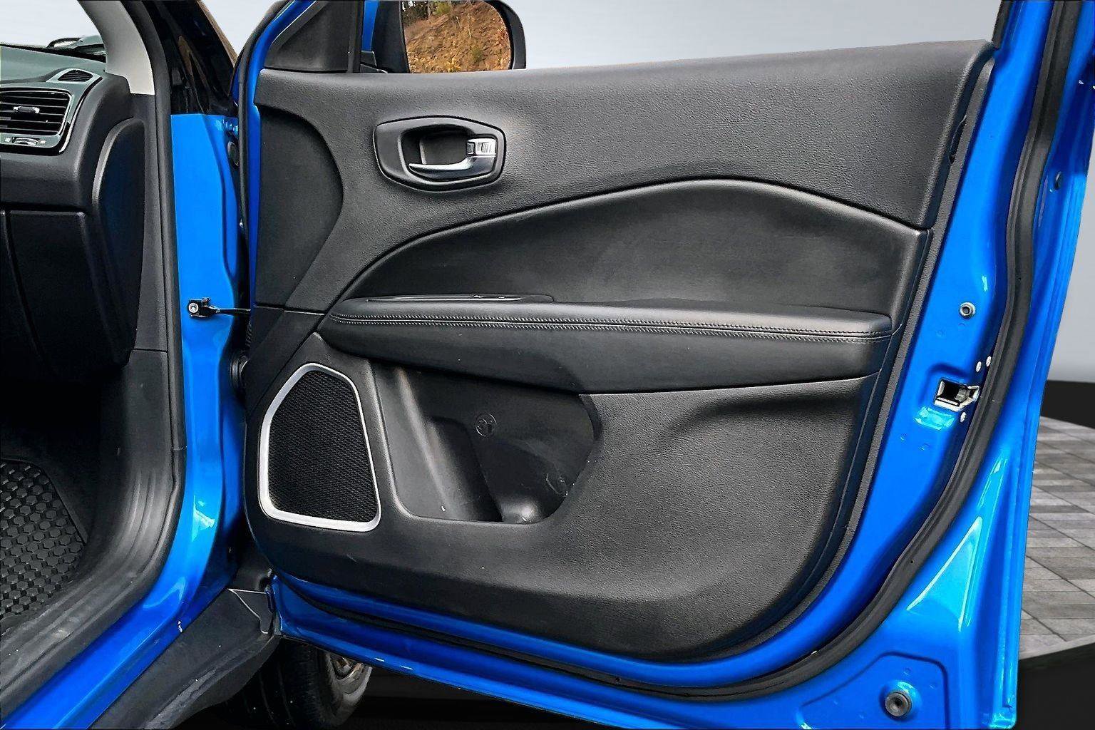 Used 2020 Jeep Compass Altitude image 25