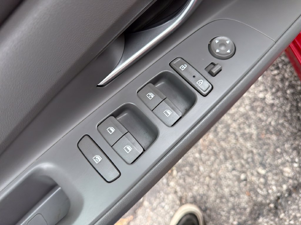 Used 2023 Hyundai Elantra SEL FWD image 14