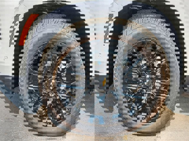 New 2025 Chevrolet Suburban Premier image 10