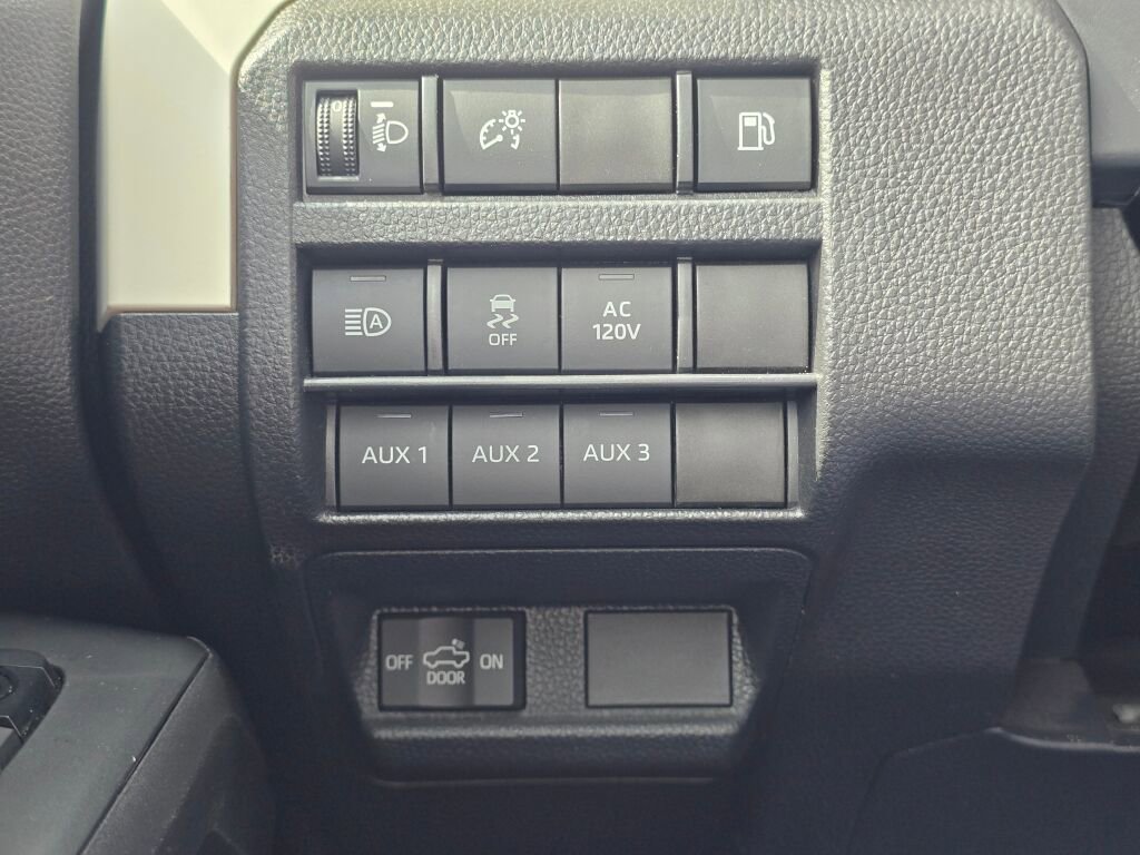 Used 2024 Toyota Tacoma TRD Off-Road image 28