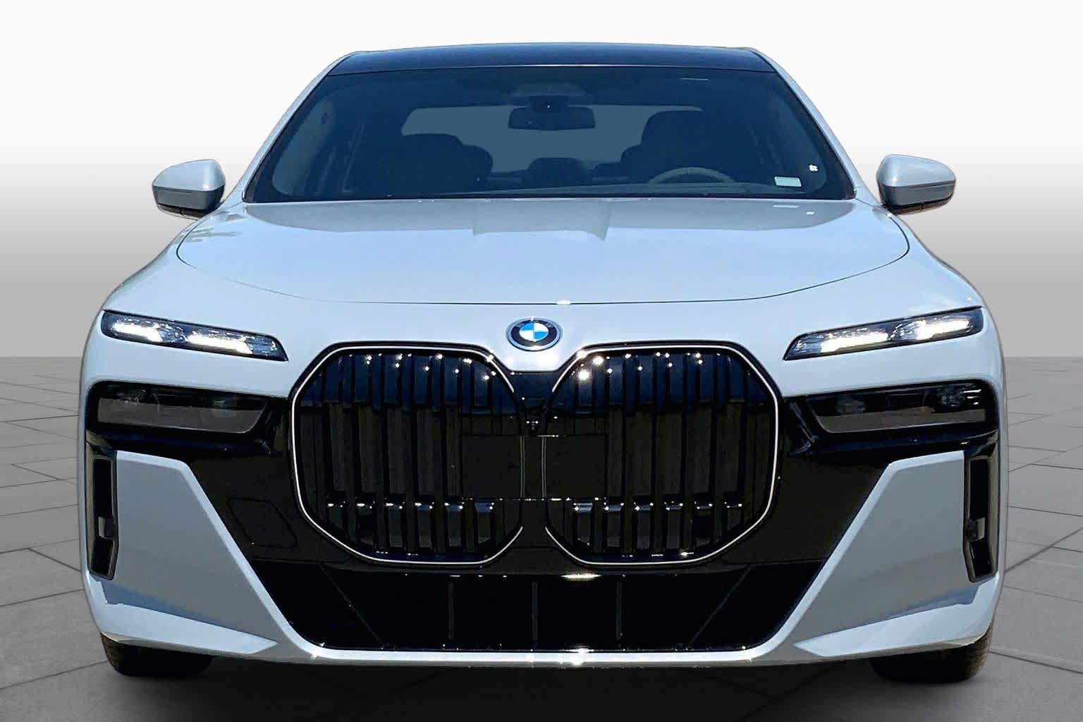 New 2026 BMW 750e xDrive w/ Executive Package AWD/4WD image 3
