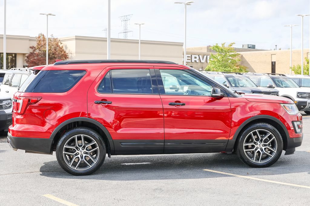 Used 2017 Ford Explorer Sport w/ Equipment Group 401A AWD/4WD image 14