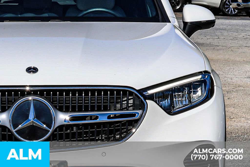 Used 2025 Mercedes-Benz GLC 300 4MATIC image 15