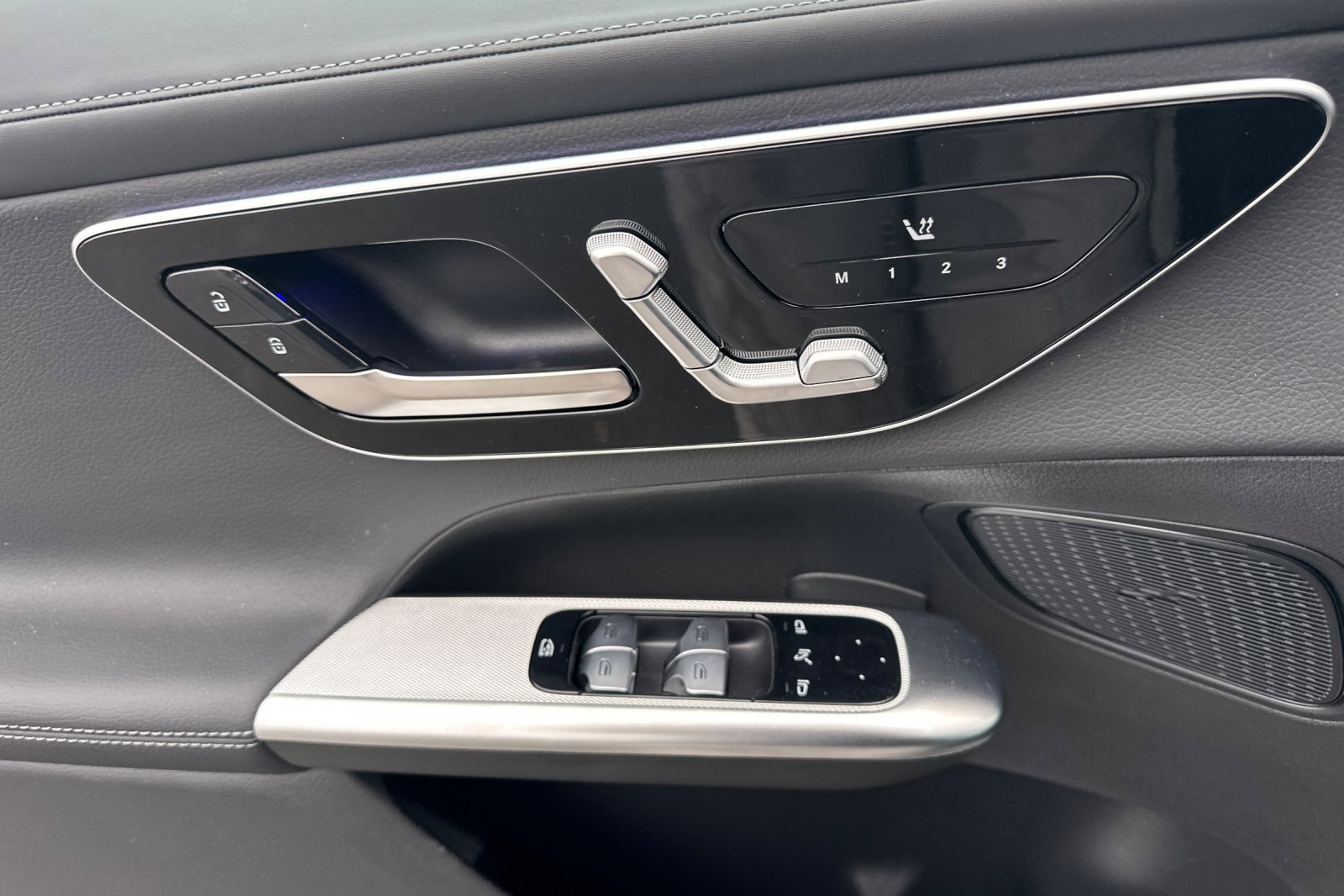 New 2026 Mercedes-Benz GLC 300 4MATIC image 11