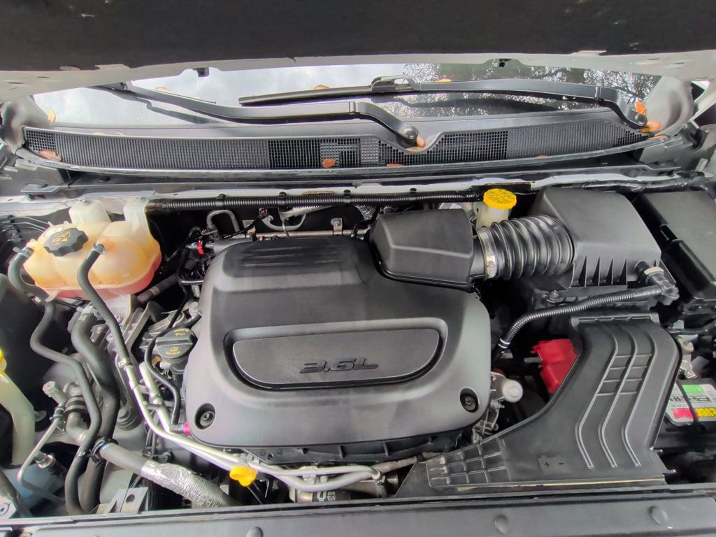 Used 2022 Chrysler Pacifica Touring-L image 11