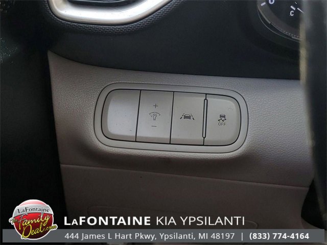 Used 2021 Hyundai Venue SEL image 21