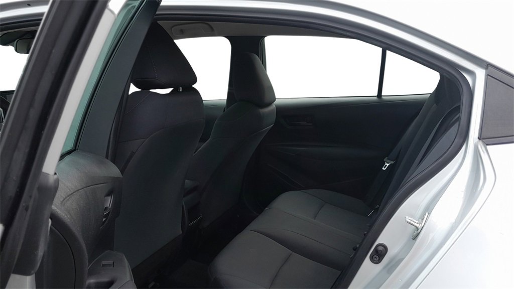Used 2022 Toyota Corolla LE image 30