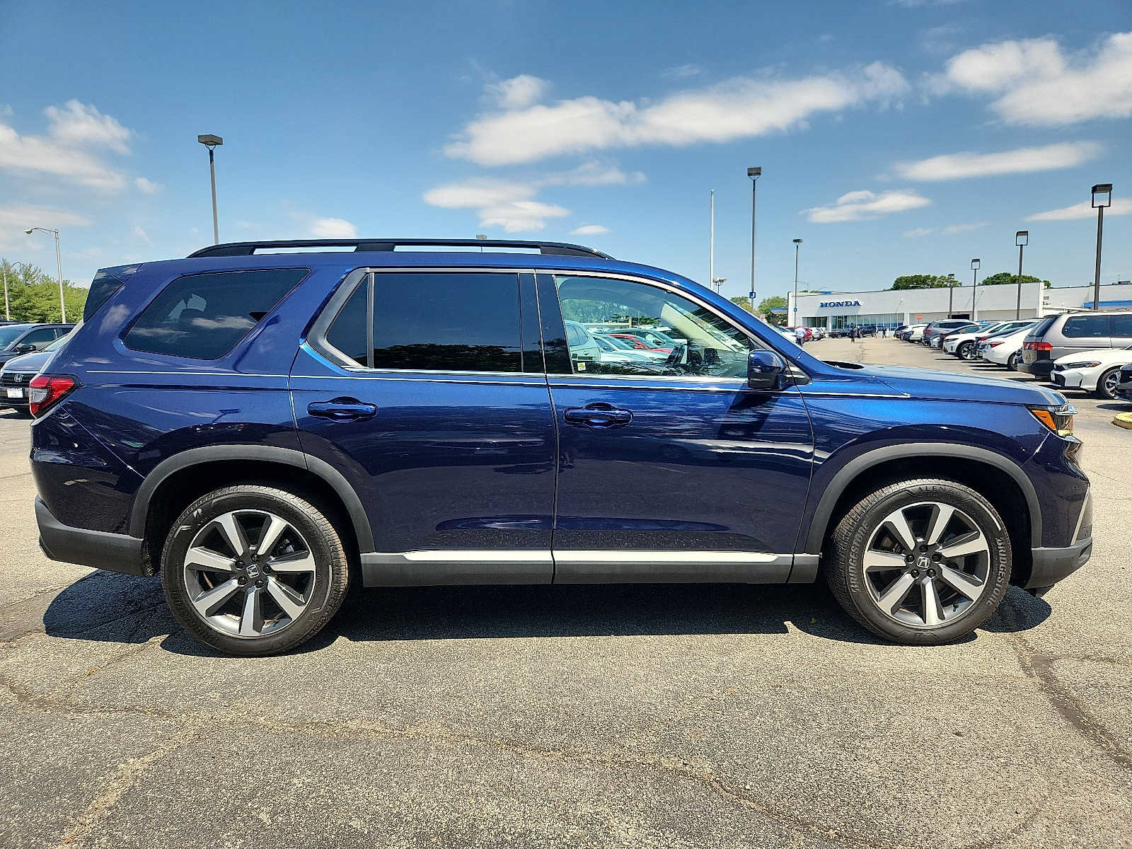 Certified 2024 Honda Pilot Touring image 7