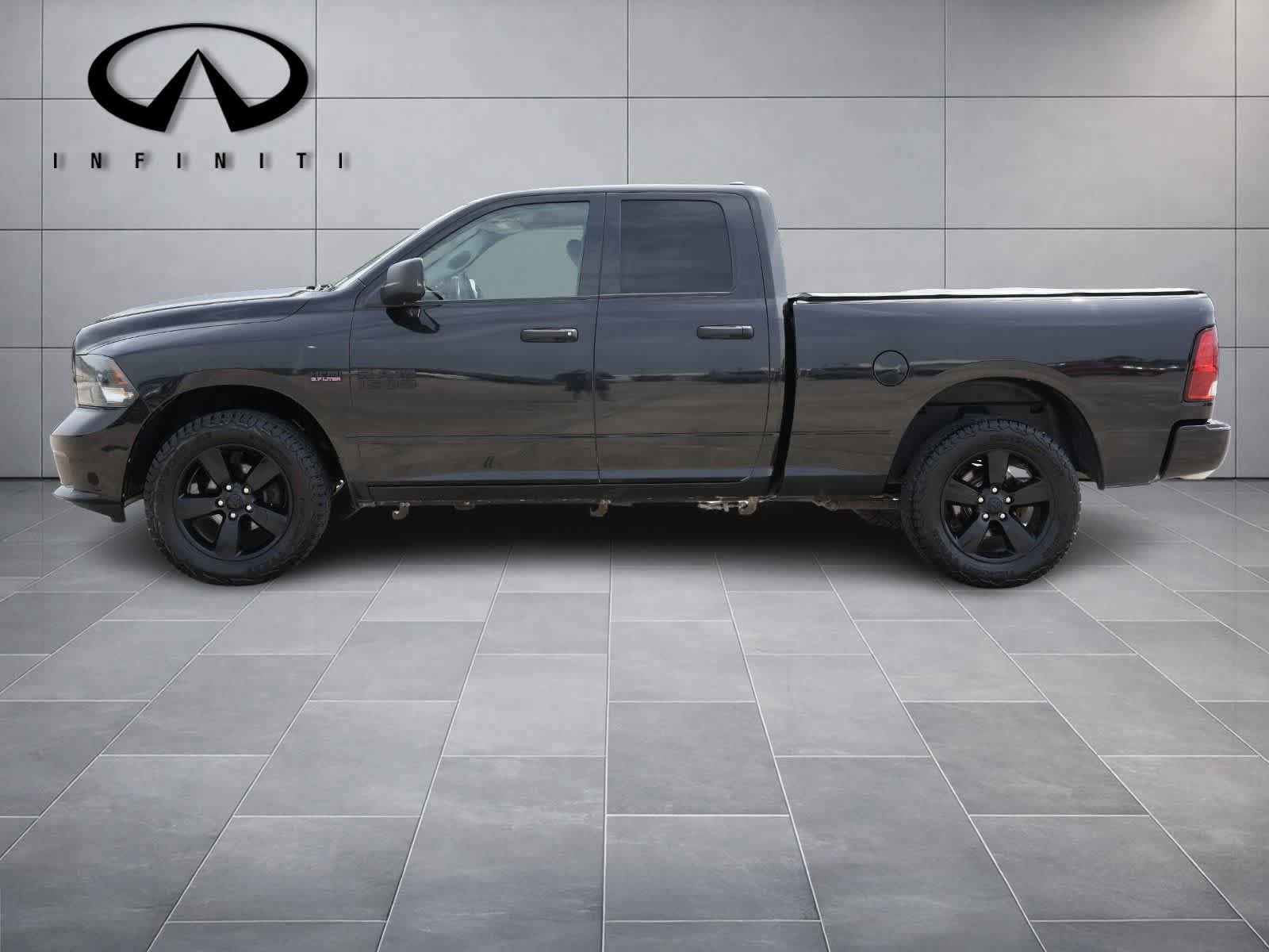 Used 2018 RAM 1500 Express w/ Black Ram 1500 Express Group AWD/4WD image 4