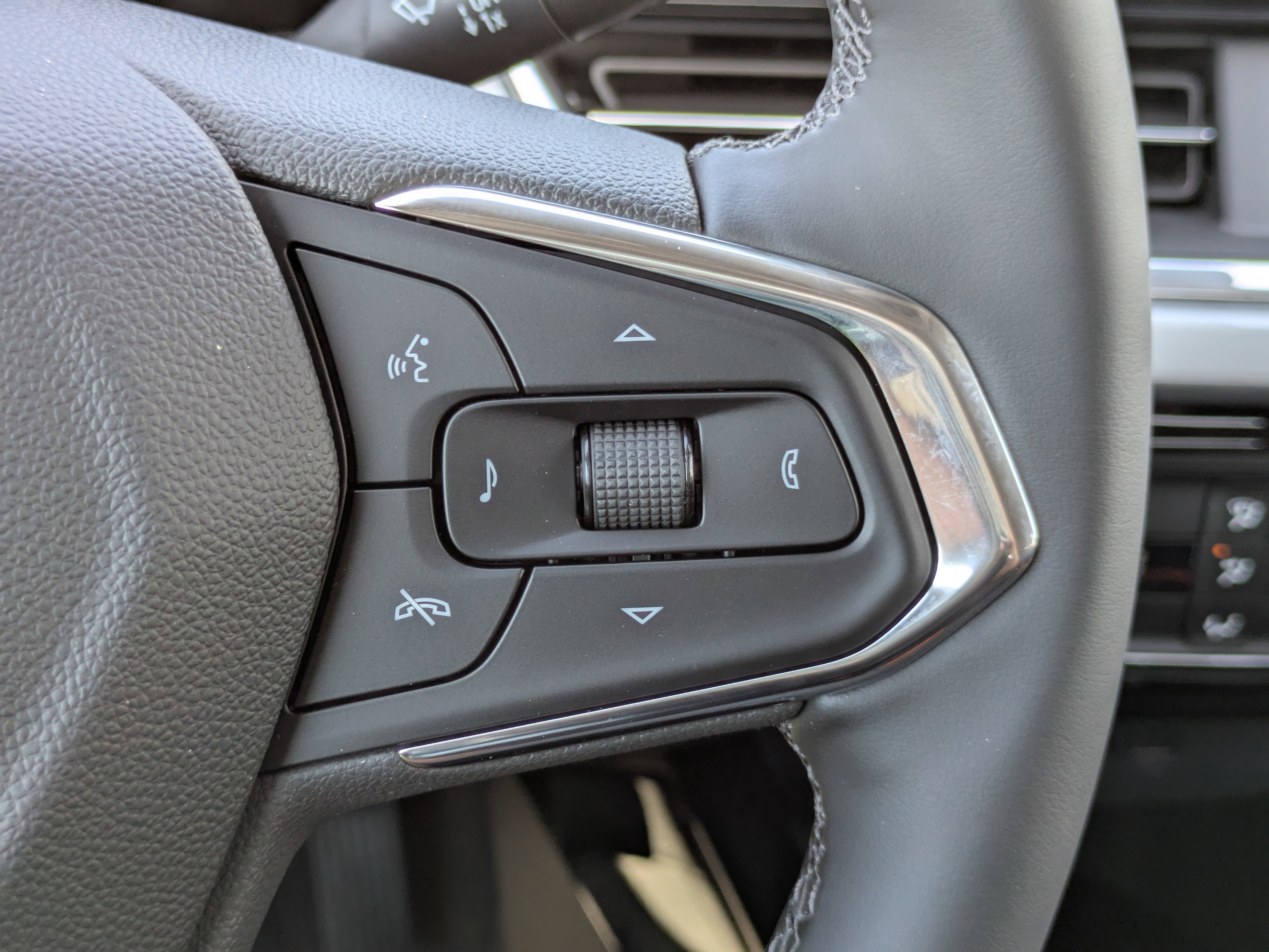 New 2026 Chevrolet Trax LT w/ Driver Confidence Package image 17