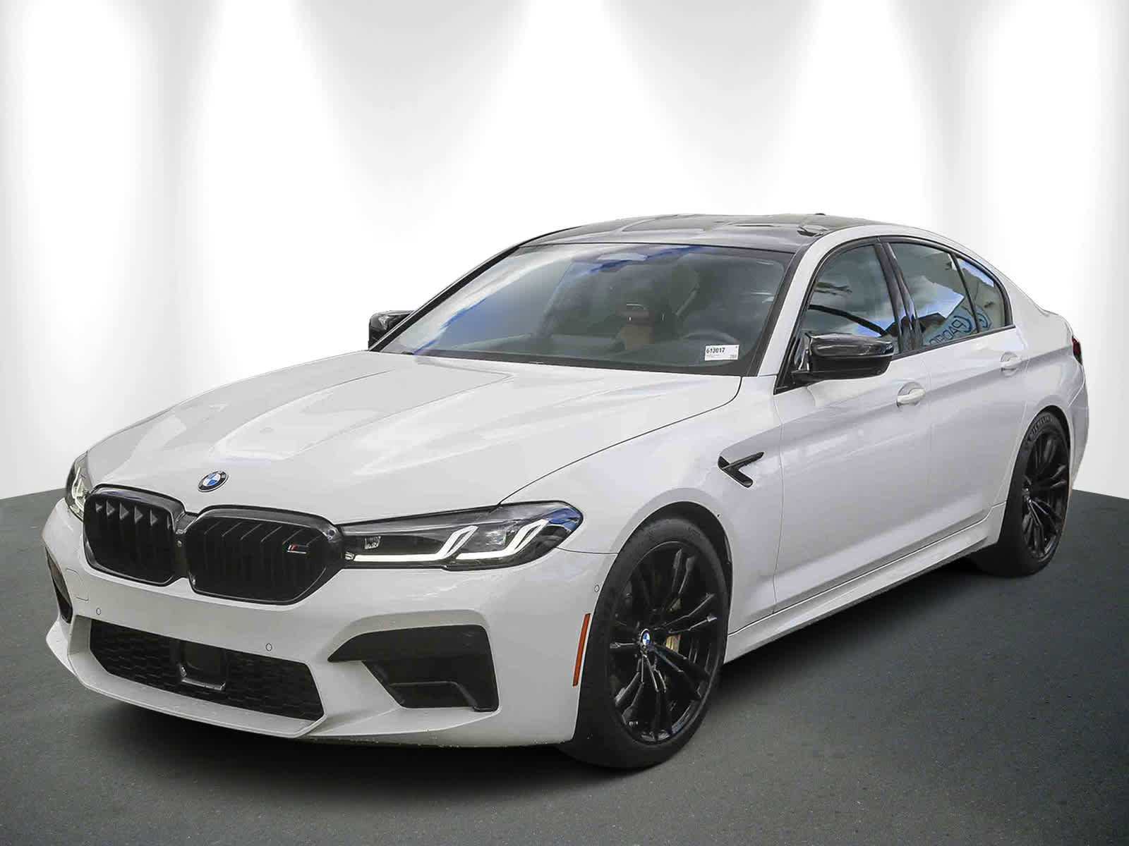 Used 2023 BMW M5 image 3