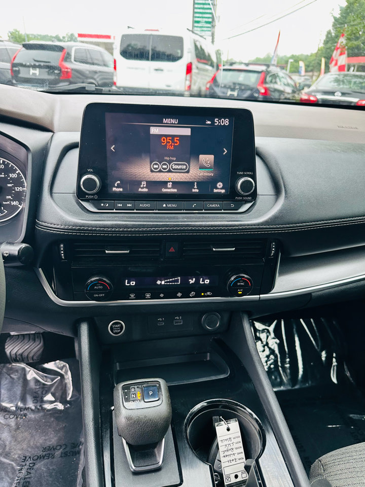 Used 2021 Nissan Rogue SV image 17