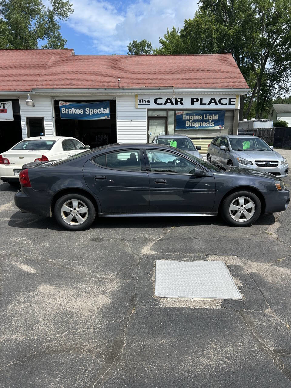 Used 2008 Pontiac Grand Prix w/ Preferred Package image 3
