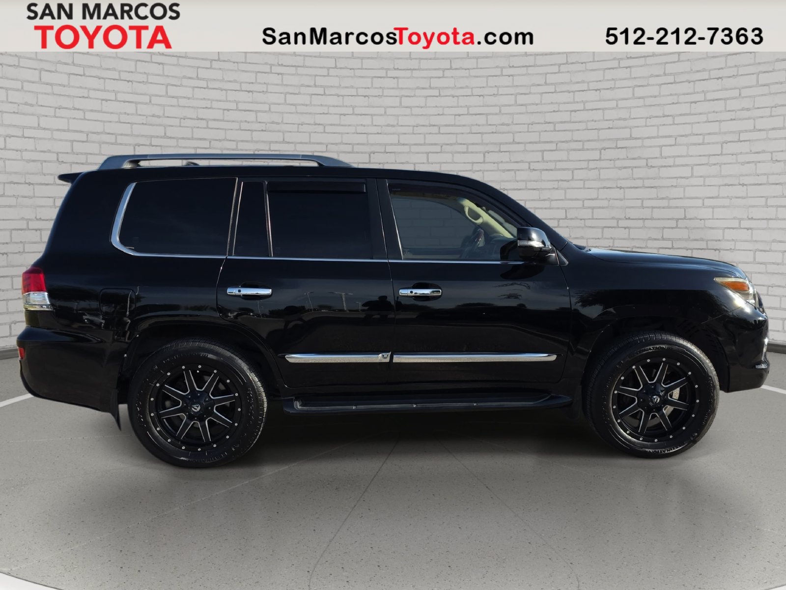 Used 2015 Lexus LX 570 4WD w/ Luxury Package image 5