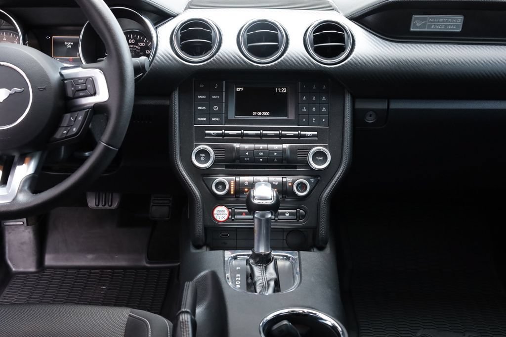 Used 2015 Ford Mustang Coupe RWD image 31