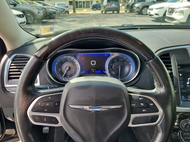 Used 2019 Chrysler 300 Limited RWD image 16