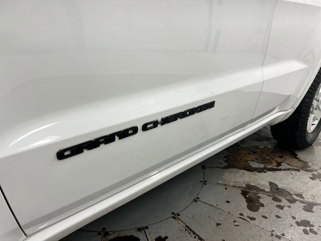 Used 2019 Jeep Grand Cherokee Altitude AWD/4WD image 26