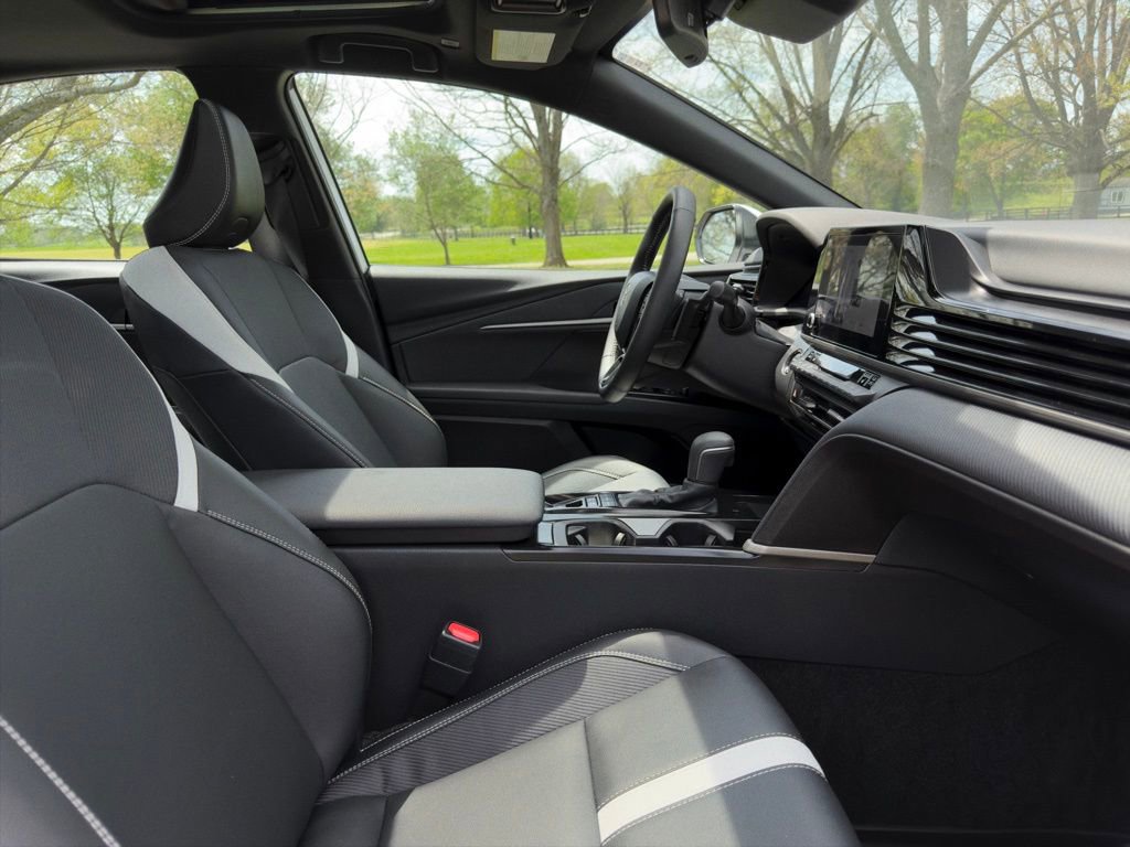 Used 2025 Toyota Camry SE w/ Convenience Package AWD/4WD image 27