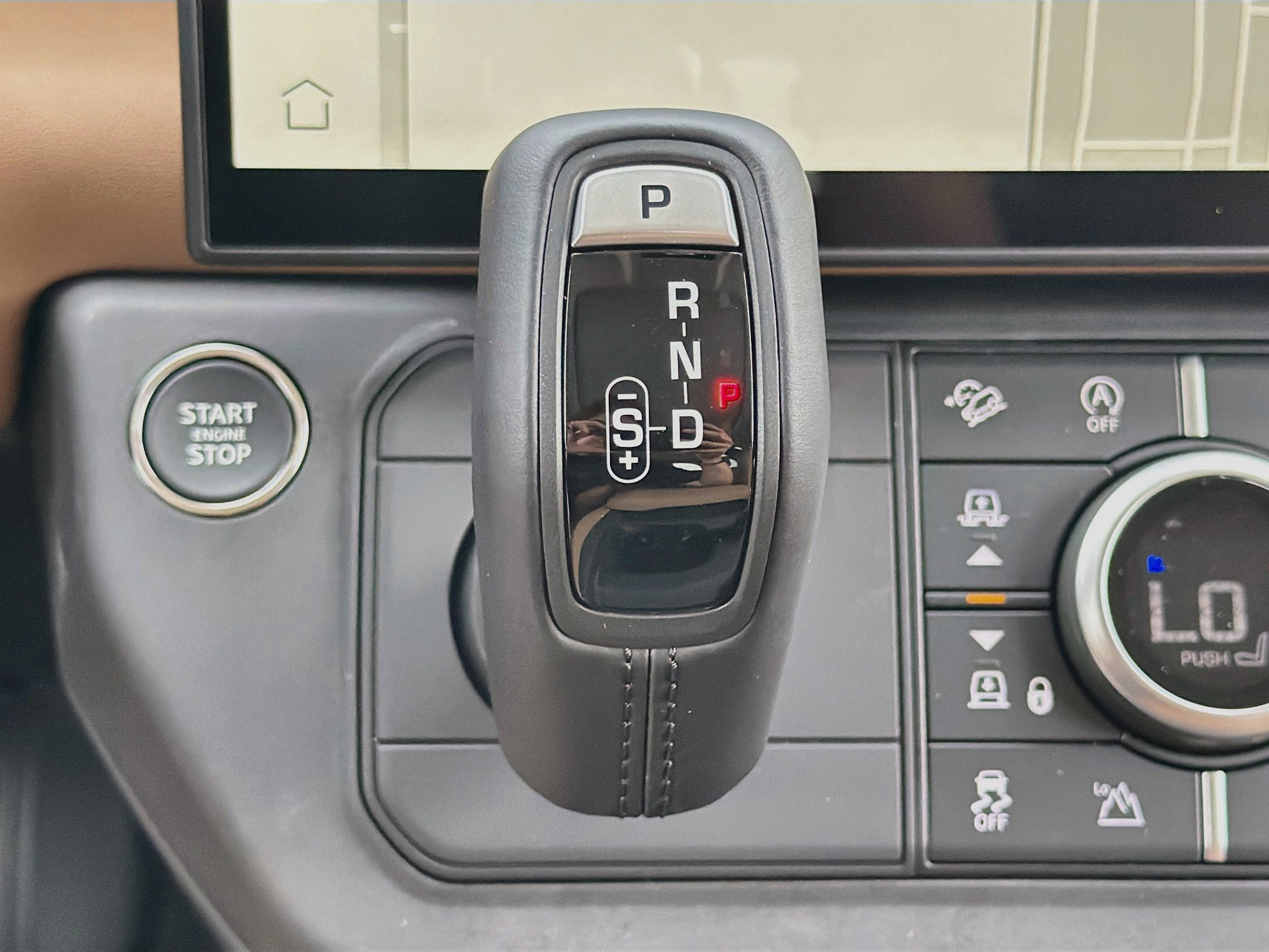 New 2026 Land Rover Defender 110 S AWD/4WD image 29