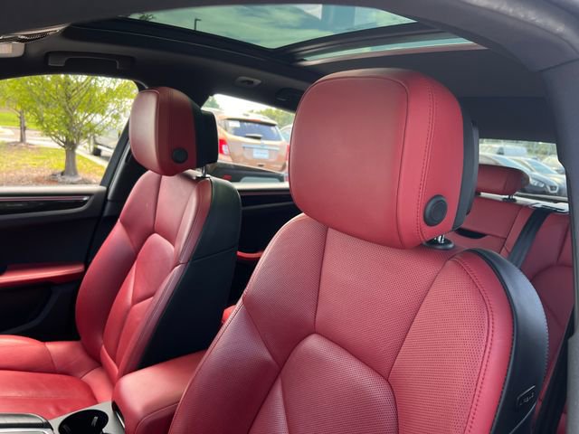 Used 2019 Porsche Macan AWD/4WD image 14