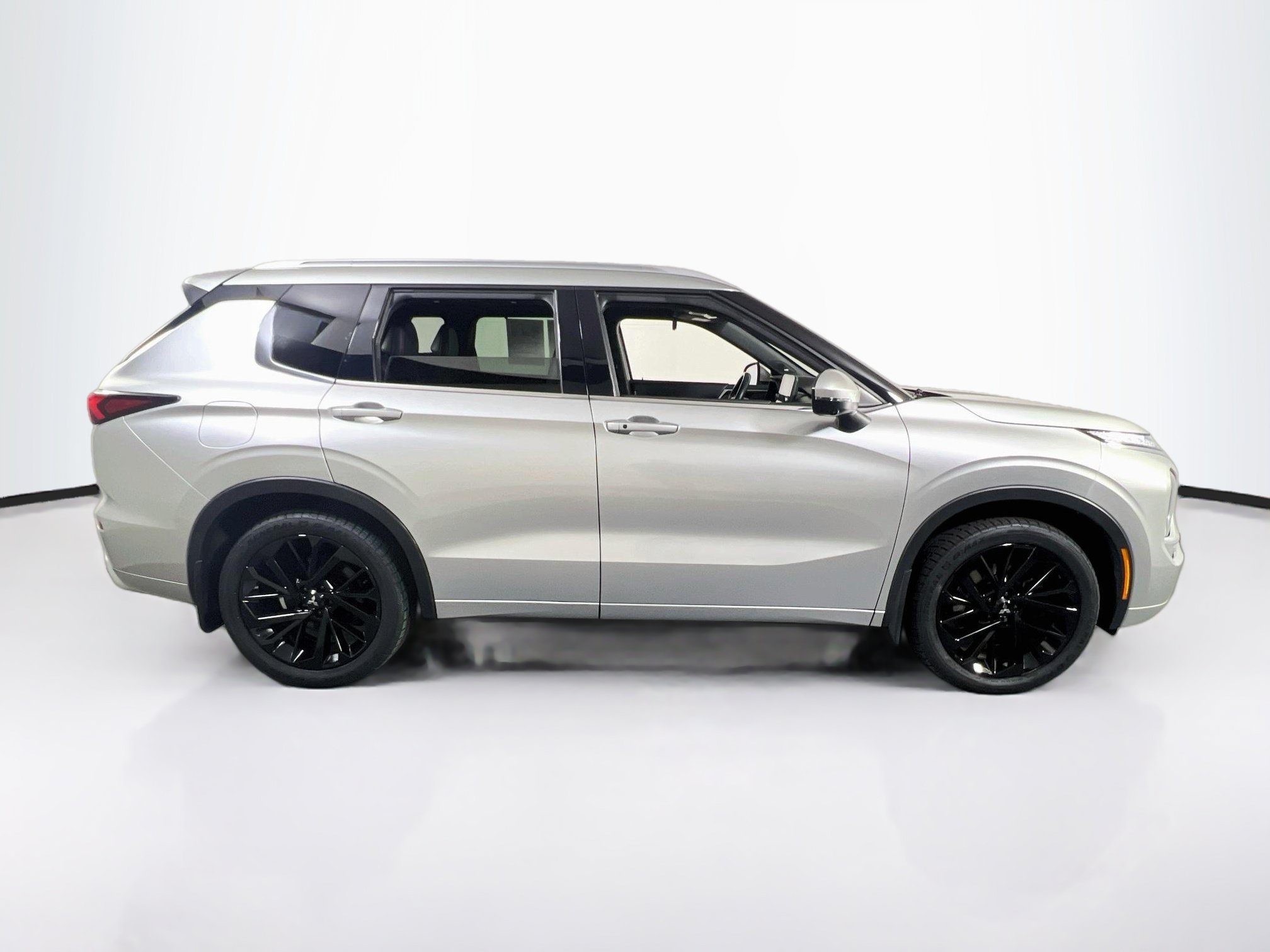 Used 2022 Mitsubishi Outlander SEL FWD image 4