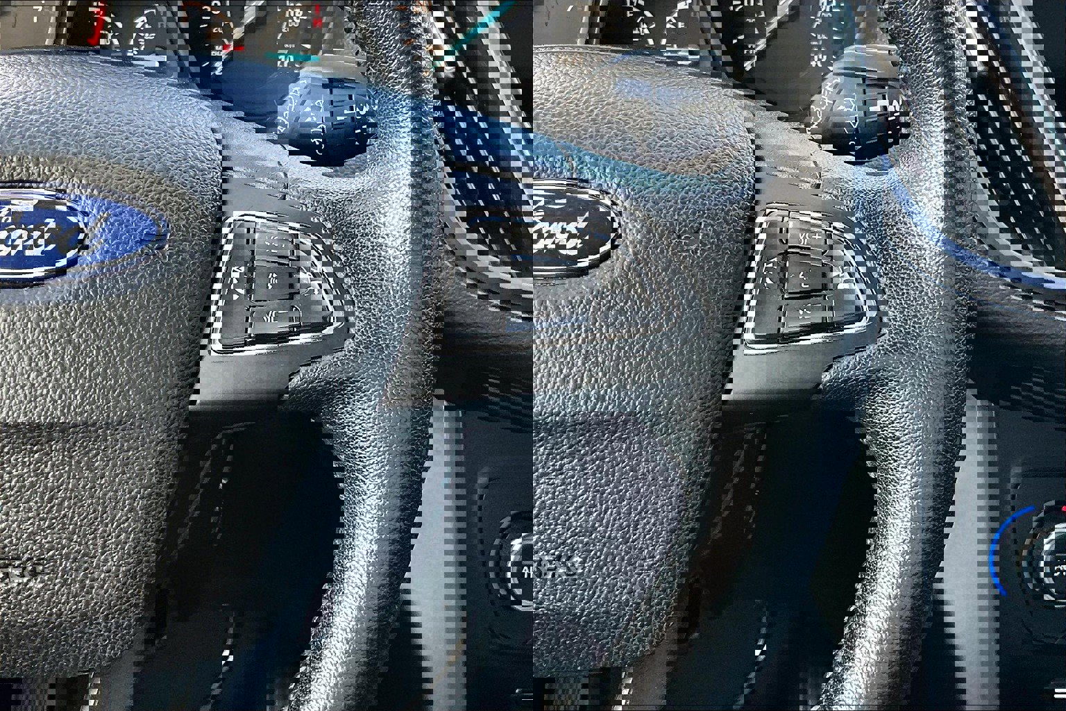 Used 2019 Ford Escape SEL image 11