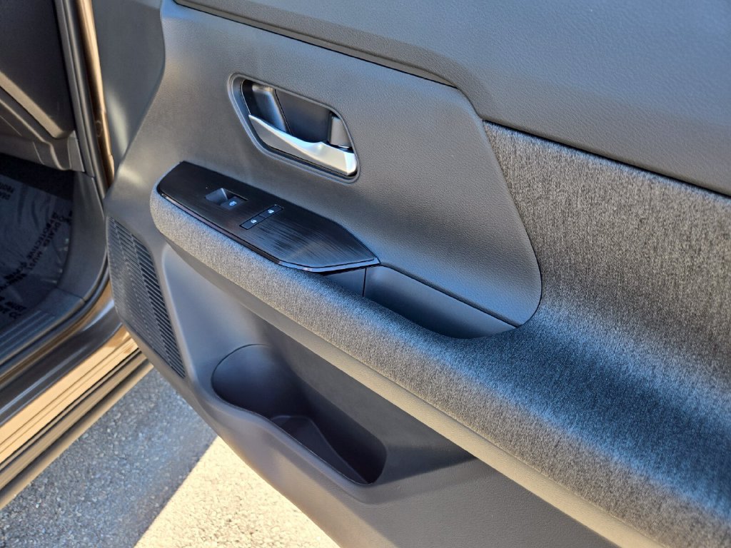 New 2027 Nissan Kicks SV w/ SV Premium Package FWD image 24