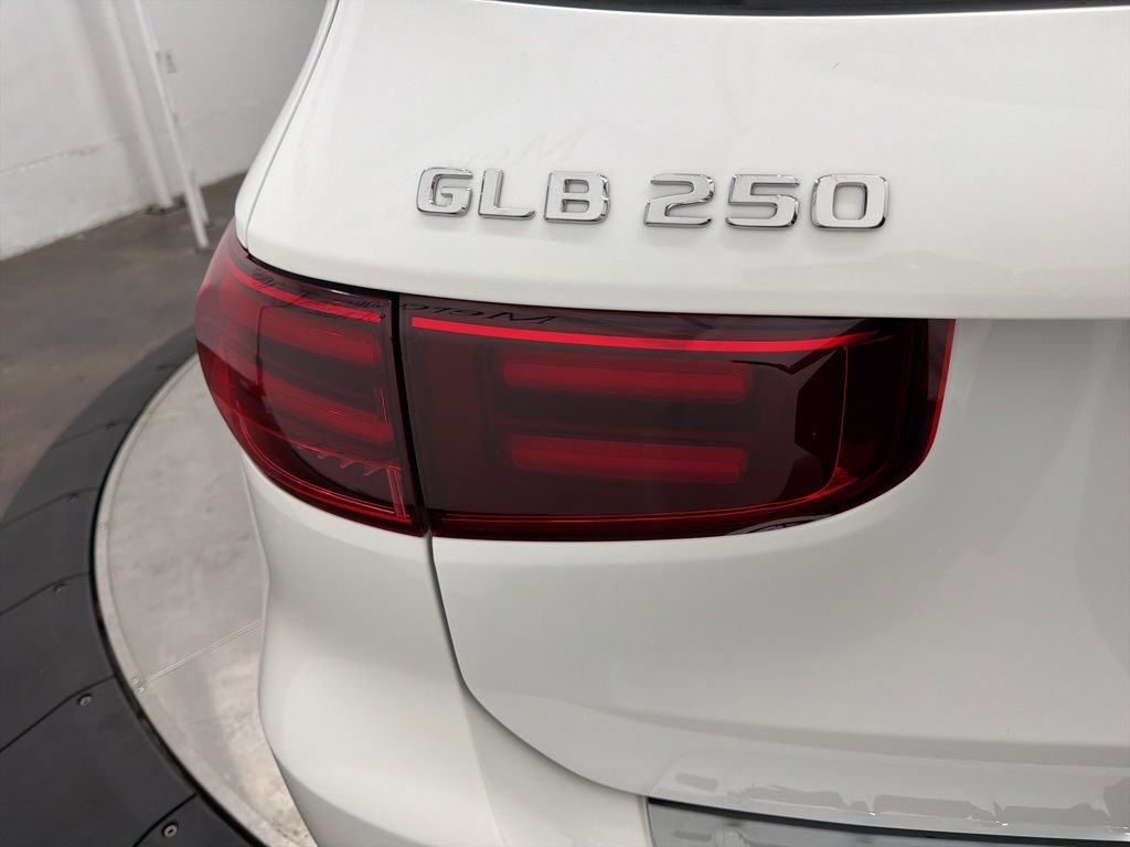 Used 2026 Mercedes-Benz GLB 250 GLB 250 image 11