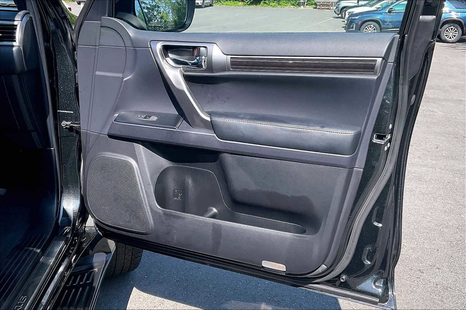 Used 2023 Lexus GX 460 Premium image 12