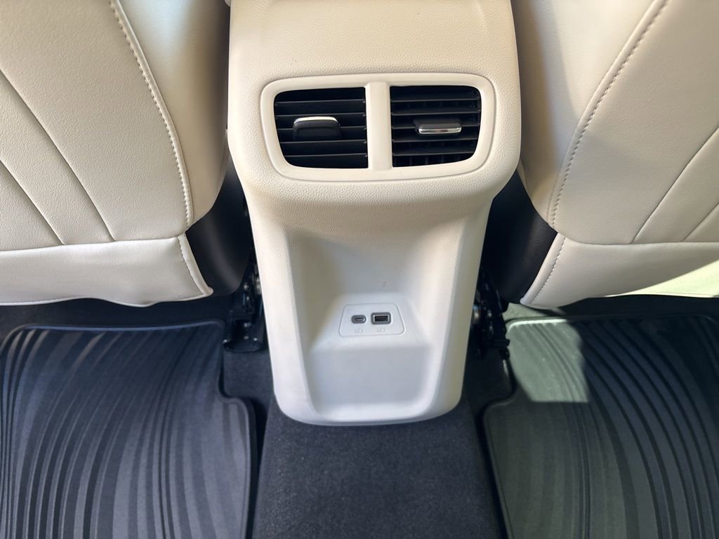 Used 2022 Buick Envision Essence w/ Safety Package image 40