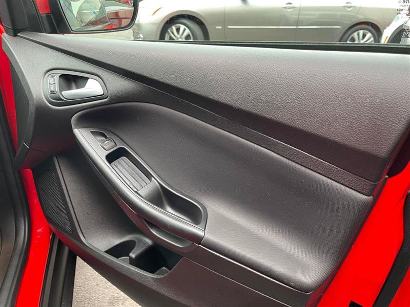 Used 2015 Ford Focus SE FWD image 75