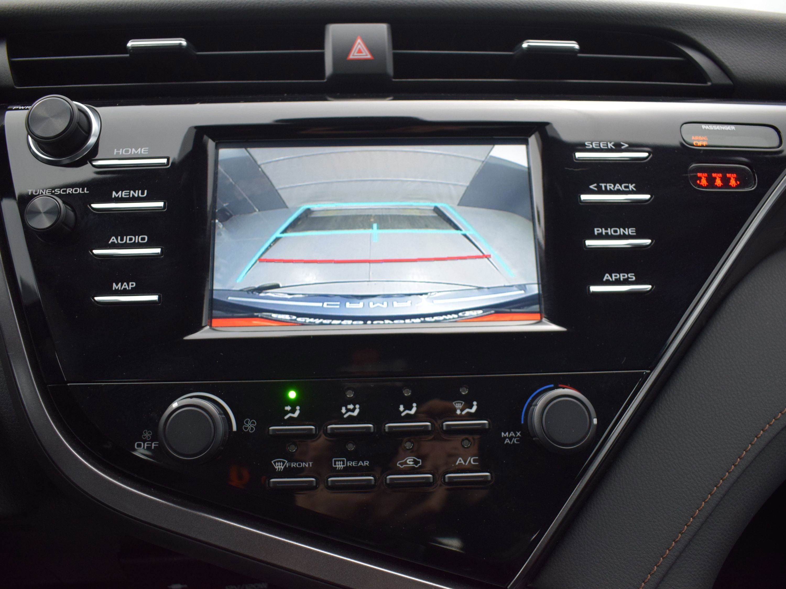 Used 2019 Toyota Camry LE image 15