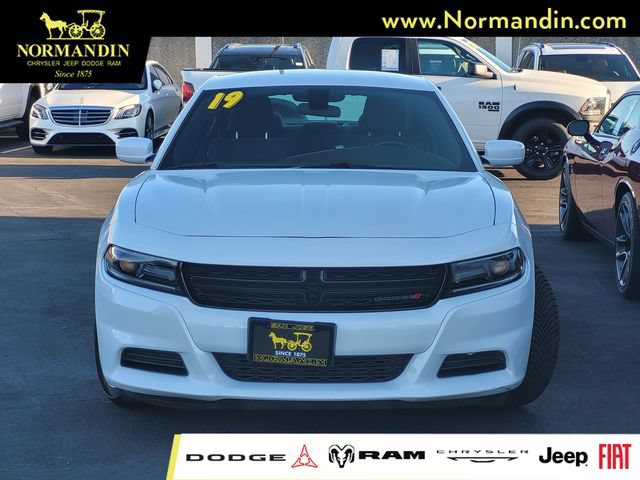 Used 2019 Dodge Charger SXT RWD image 2