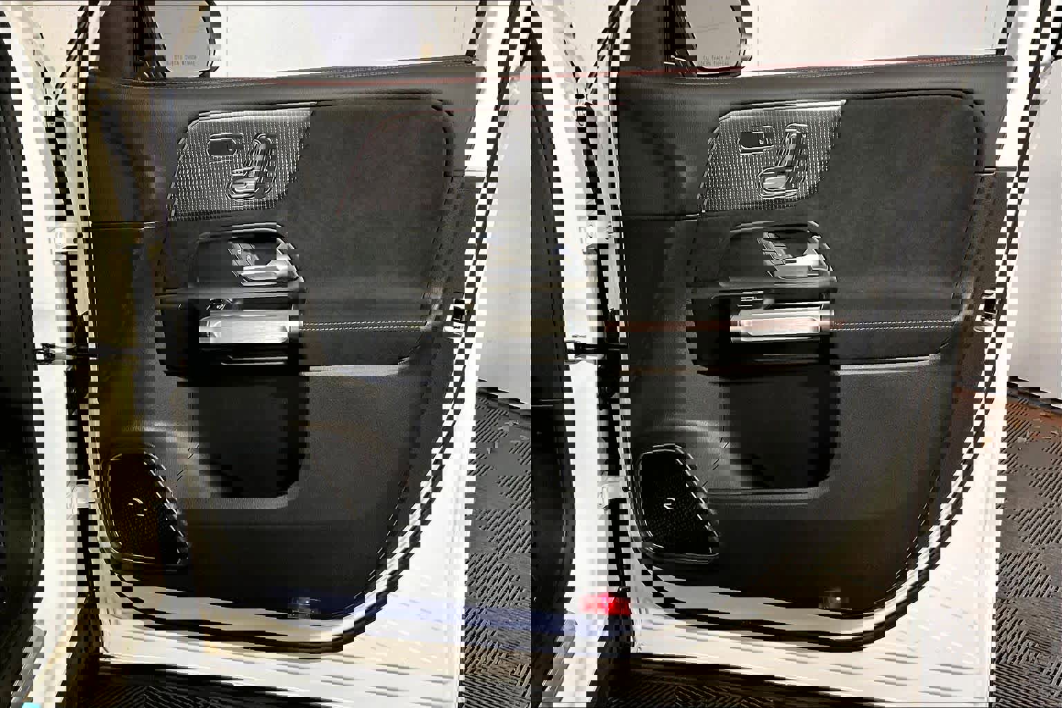 Used 2023 Mercedes-Benz EQB 300 4MATIC image 22