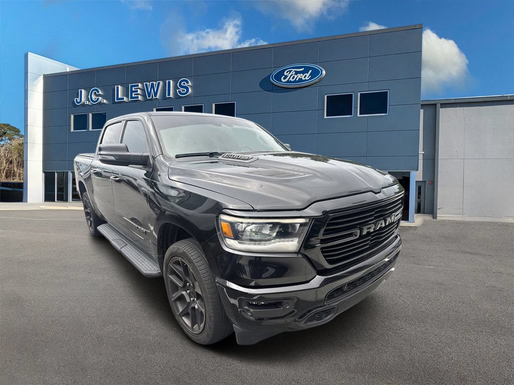 Used 2024 RAM 1500 Laramie AWD/4WD image 1