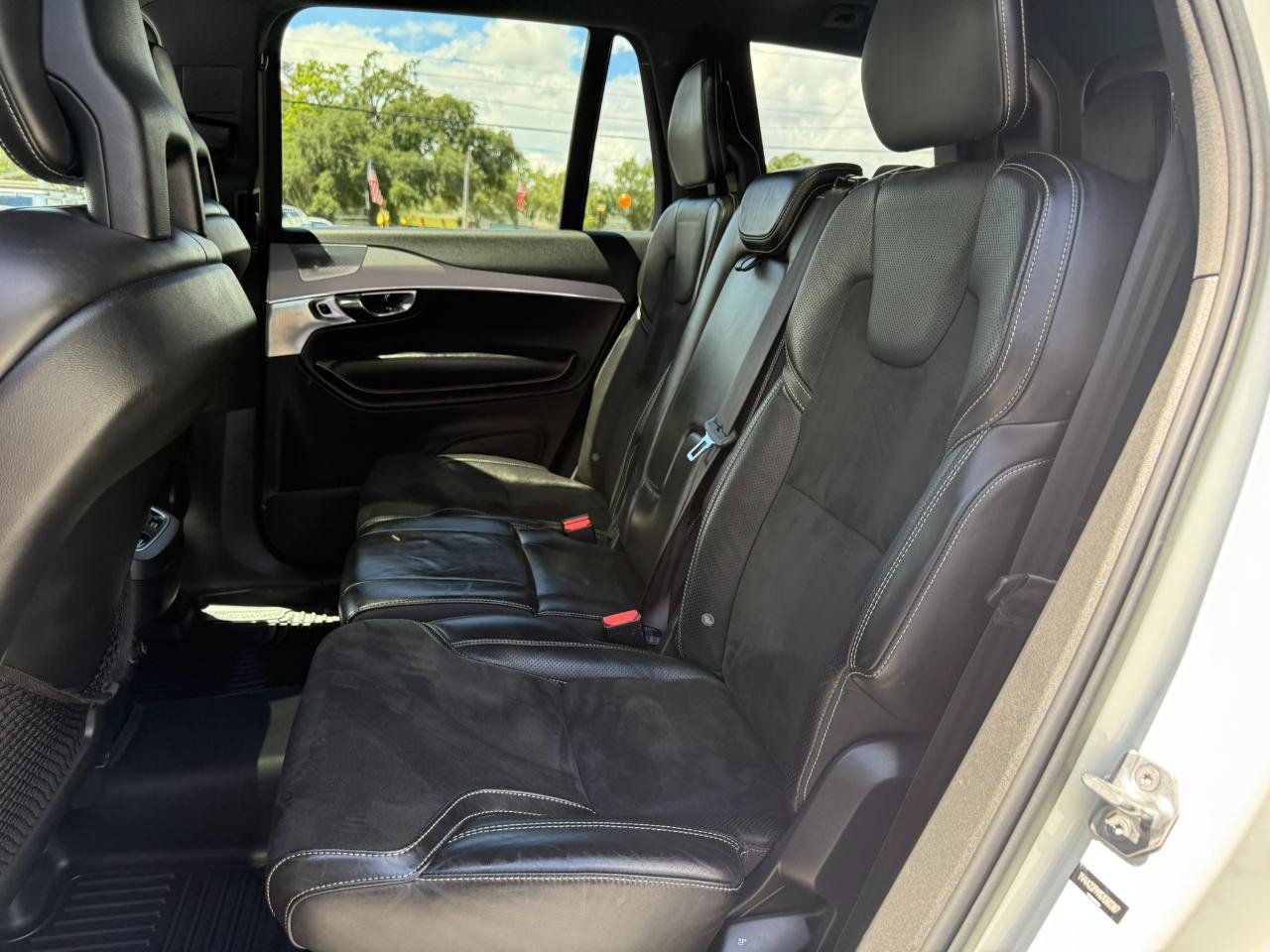 Used 2016 Volvo XC90 T6 R-Design w/ Protection Package Plus AWD/4WD image 22