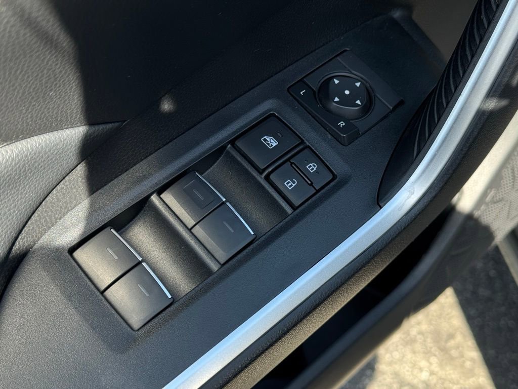 Used 2024 Toyota RAV4 XLE FWD image 15