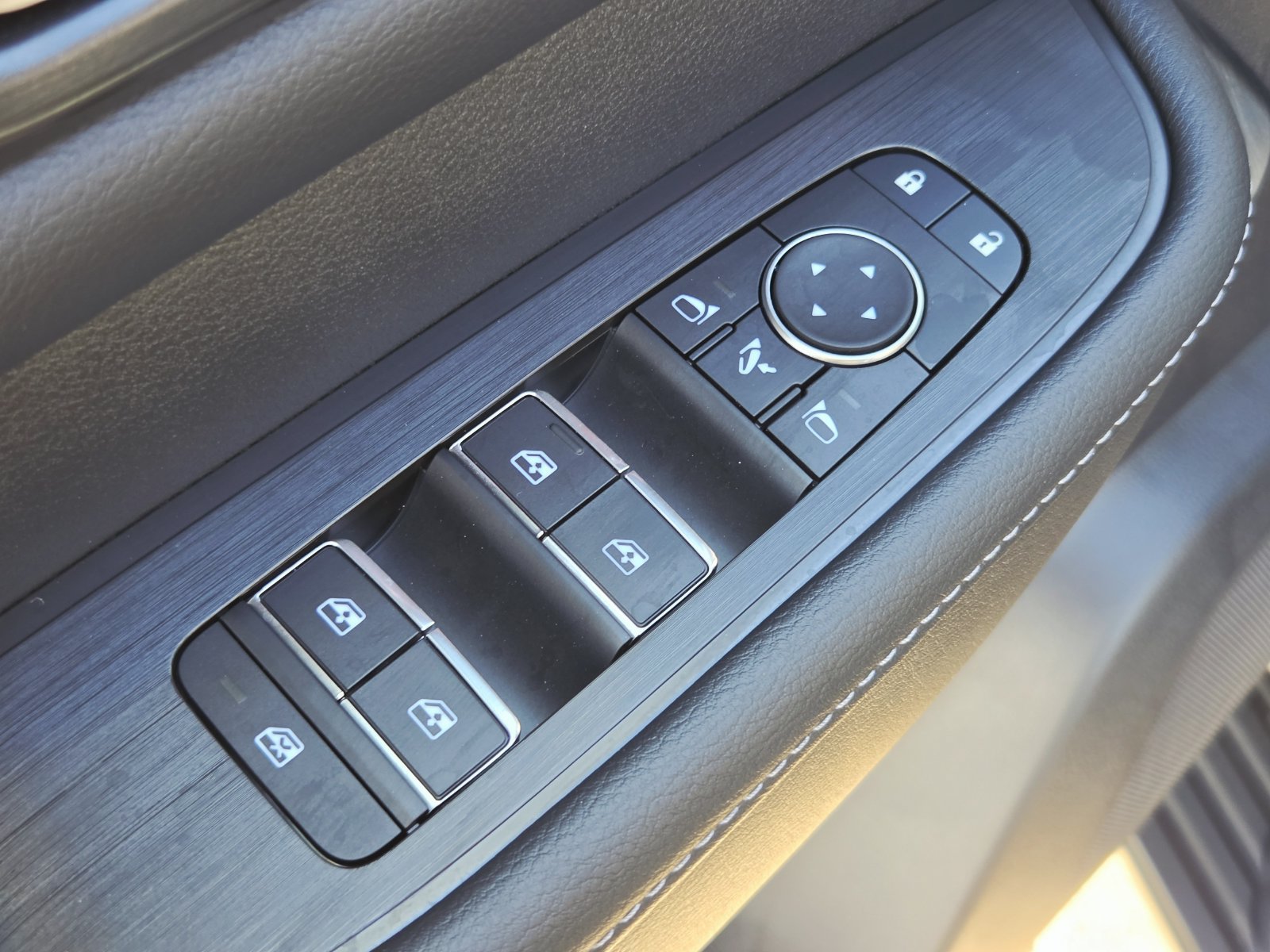 New 2027 Nissan Armada Platinum AWD/4WD image 18
