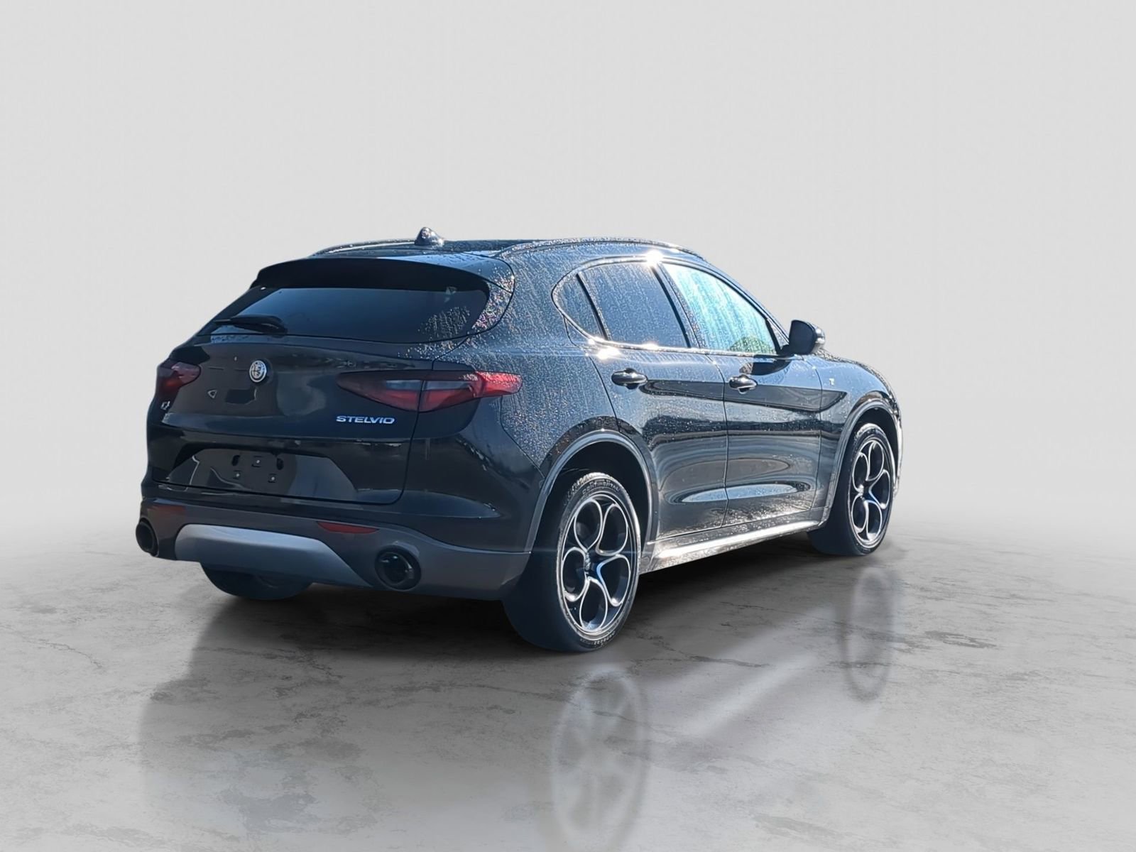 Used 2023 Alfa Romeo Stelvio Ti image 8