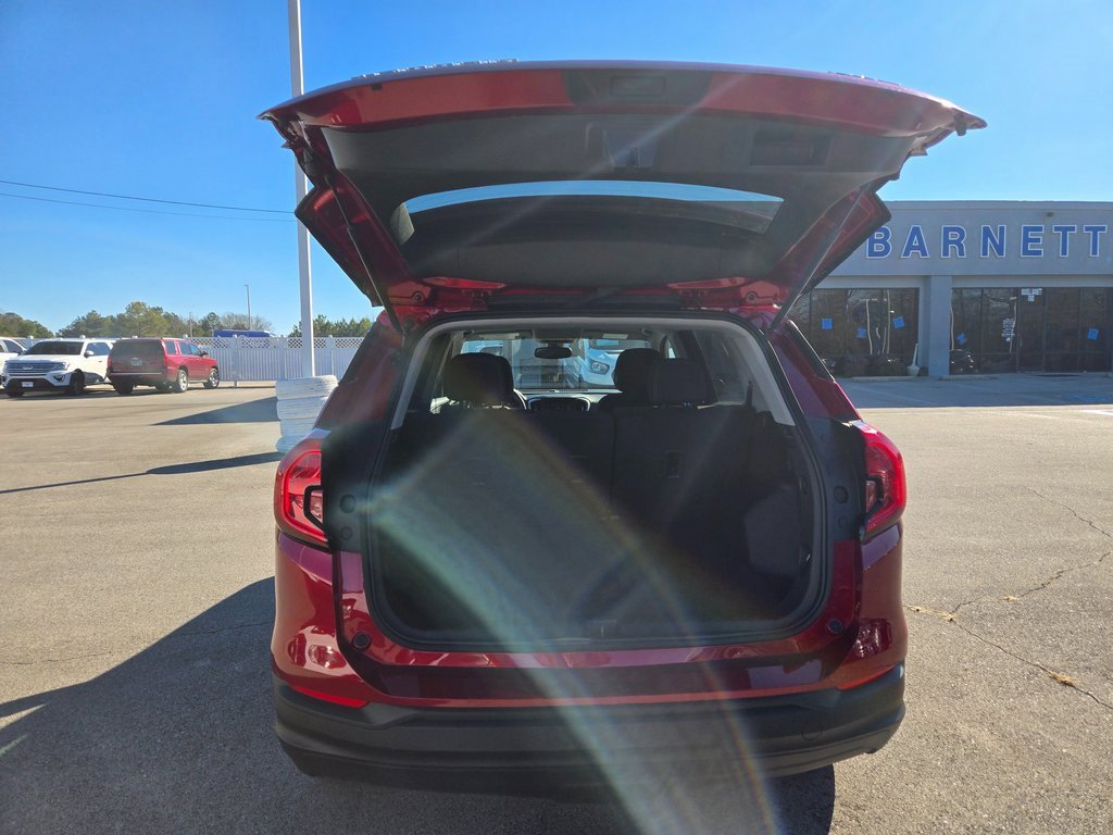 Used 2024 GMC Terrain SLE image 5