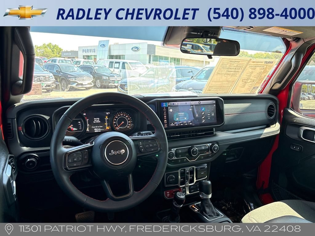 Used 2024 Jeep Wrangler Unlimited Rubicon AWD/4WD image 13
