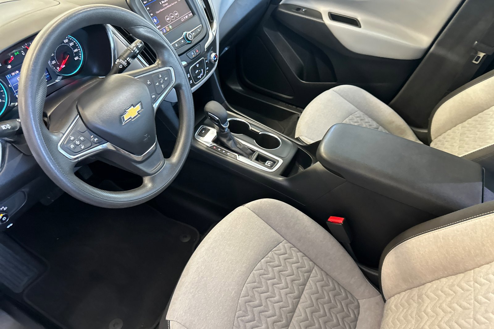 Used 2023 Chevrolet Equinox LT image 11