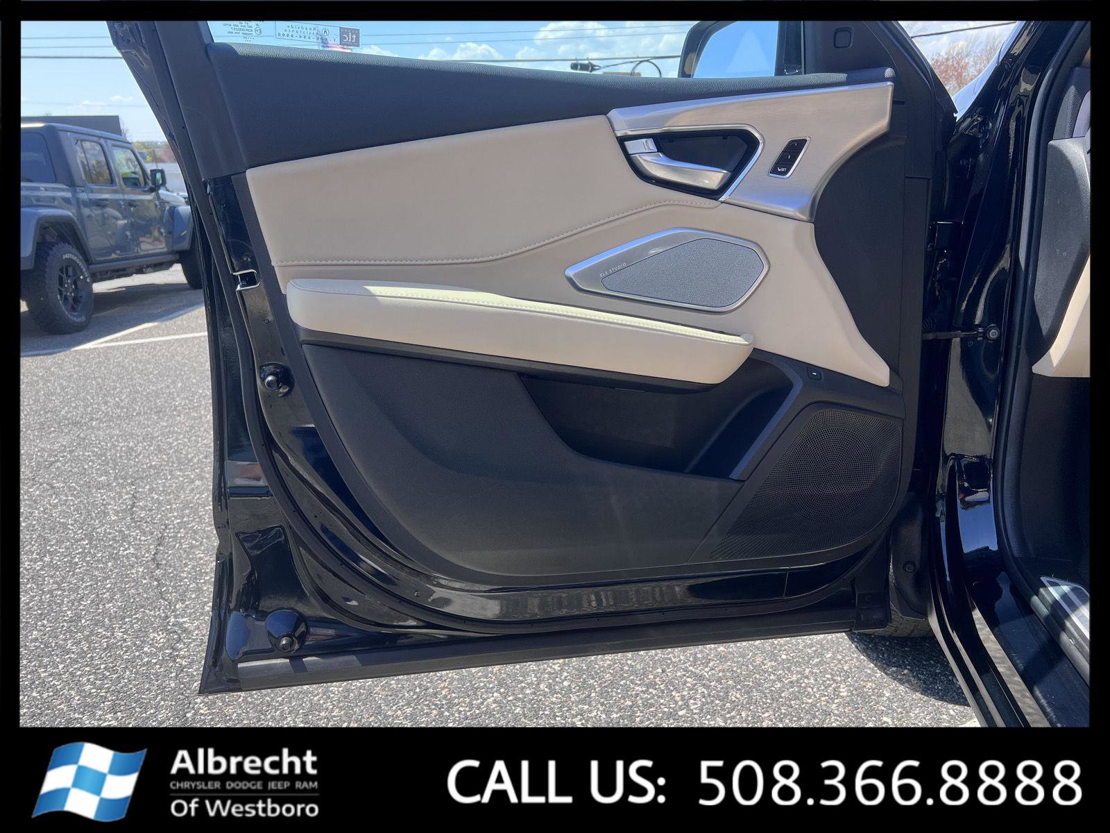 Used 2024 Acura RDX SH-AWD w/ Technology Package image 11