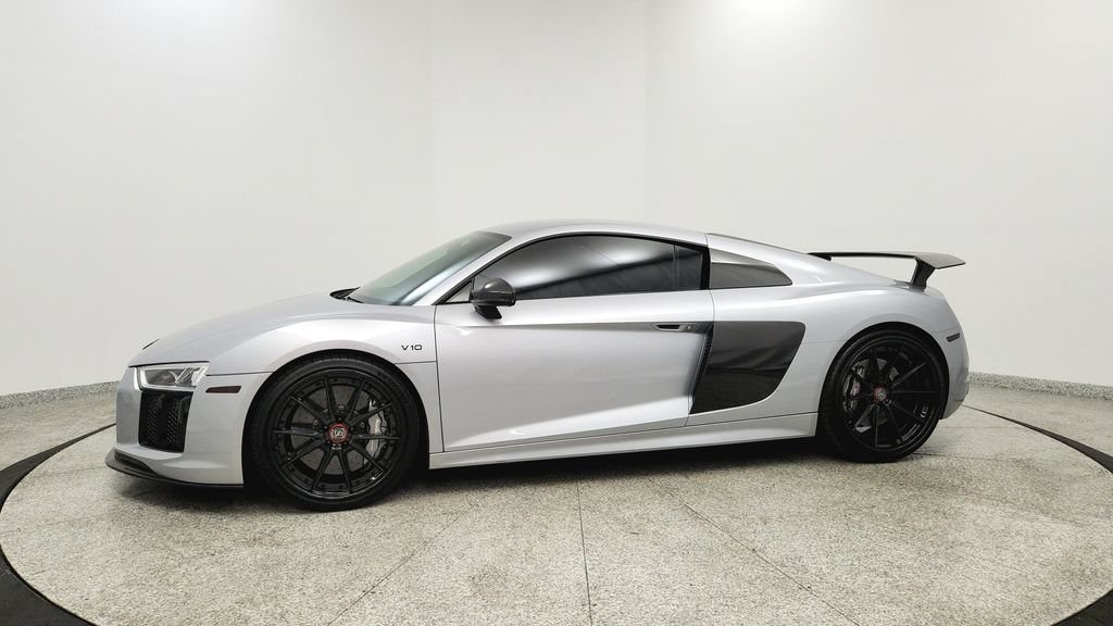 Used 2017 Audi R8 V10 plus AWD/4WD image 2