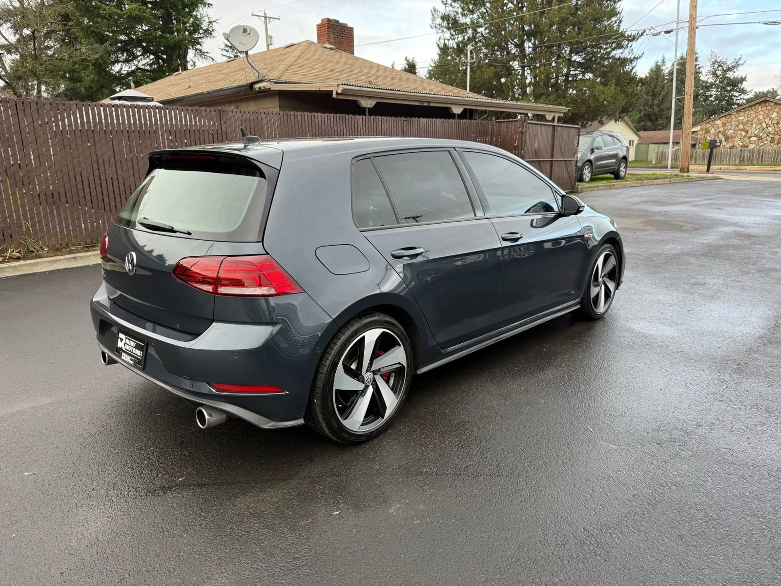 Used 2019 Volkswagen Golf 4-Door image 4