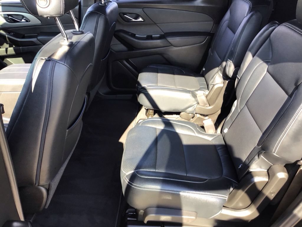 Used 2023 Chevrolet Traverse LT FWD image 11